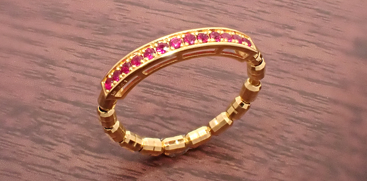 K18 ルビー・ストレッチ式リング